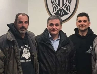 «Τρελό» ΠΑΟΚάκι ο Ευκλ. Τσακαλώτος – Πήγε στον σύνδεσμο της Νέας Υόρκης